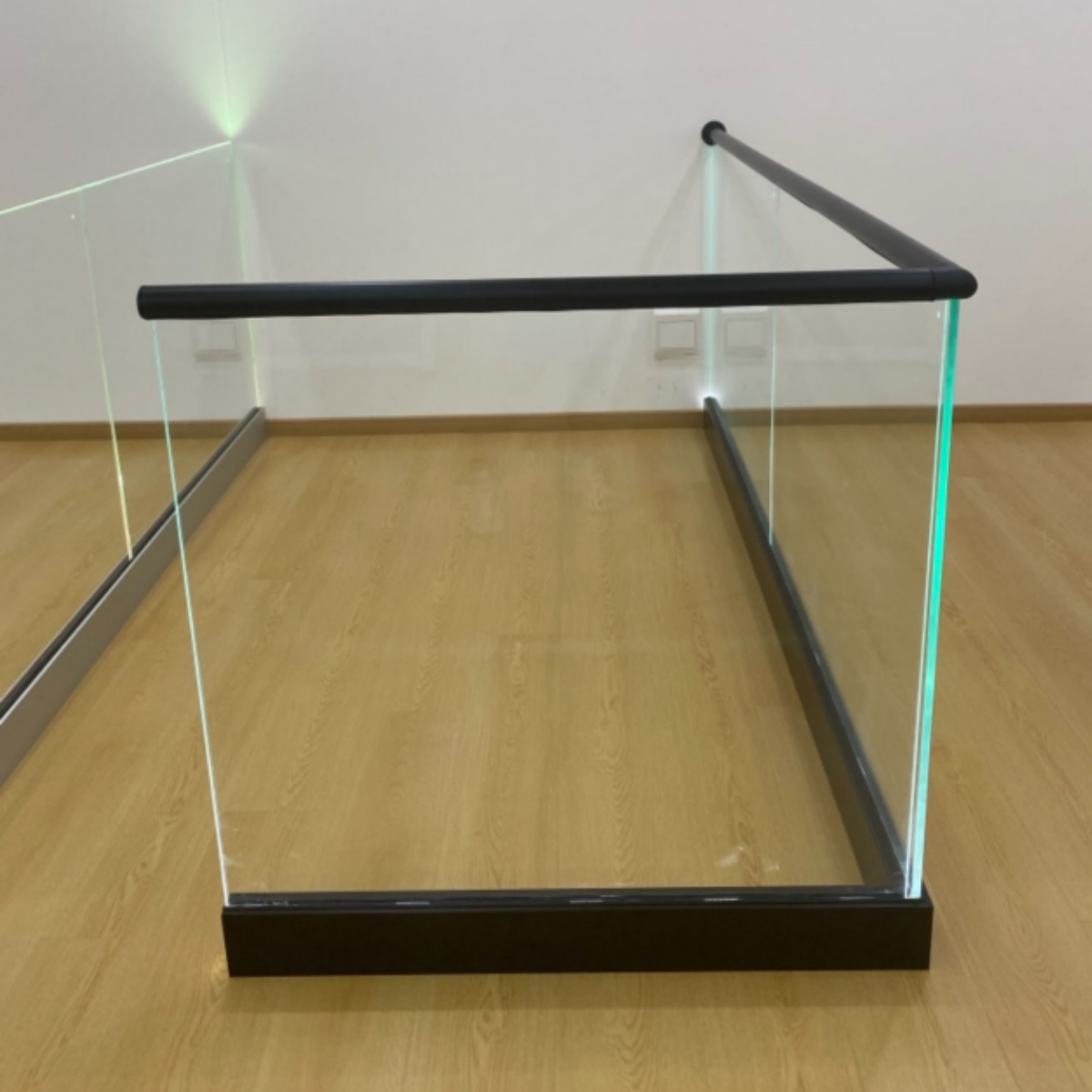 glass stair railing